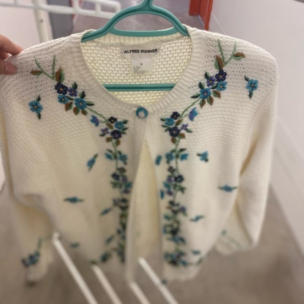 Alfred Dunner vintage embroidered cardigan